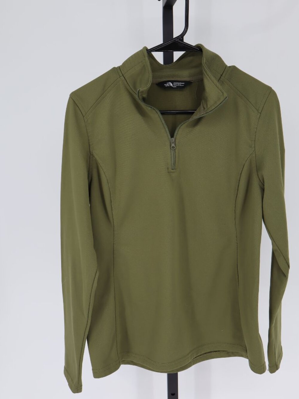 North Face Women's 1/4 Zip  Size M